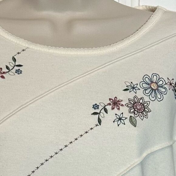 Vintage Alfred Dunner Floral Embellished Sweatshirt - Picture 7 of 15